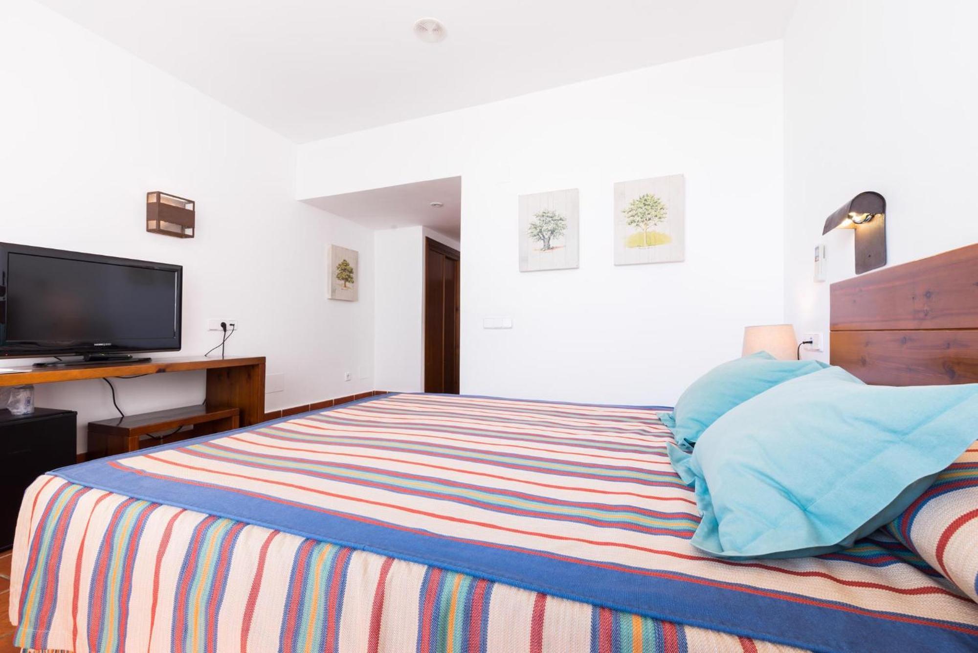 Hotel Calachica Лас Негрес Екстериор снимка